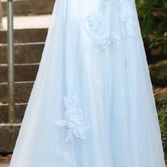 Dress - Picture 2 of 8